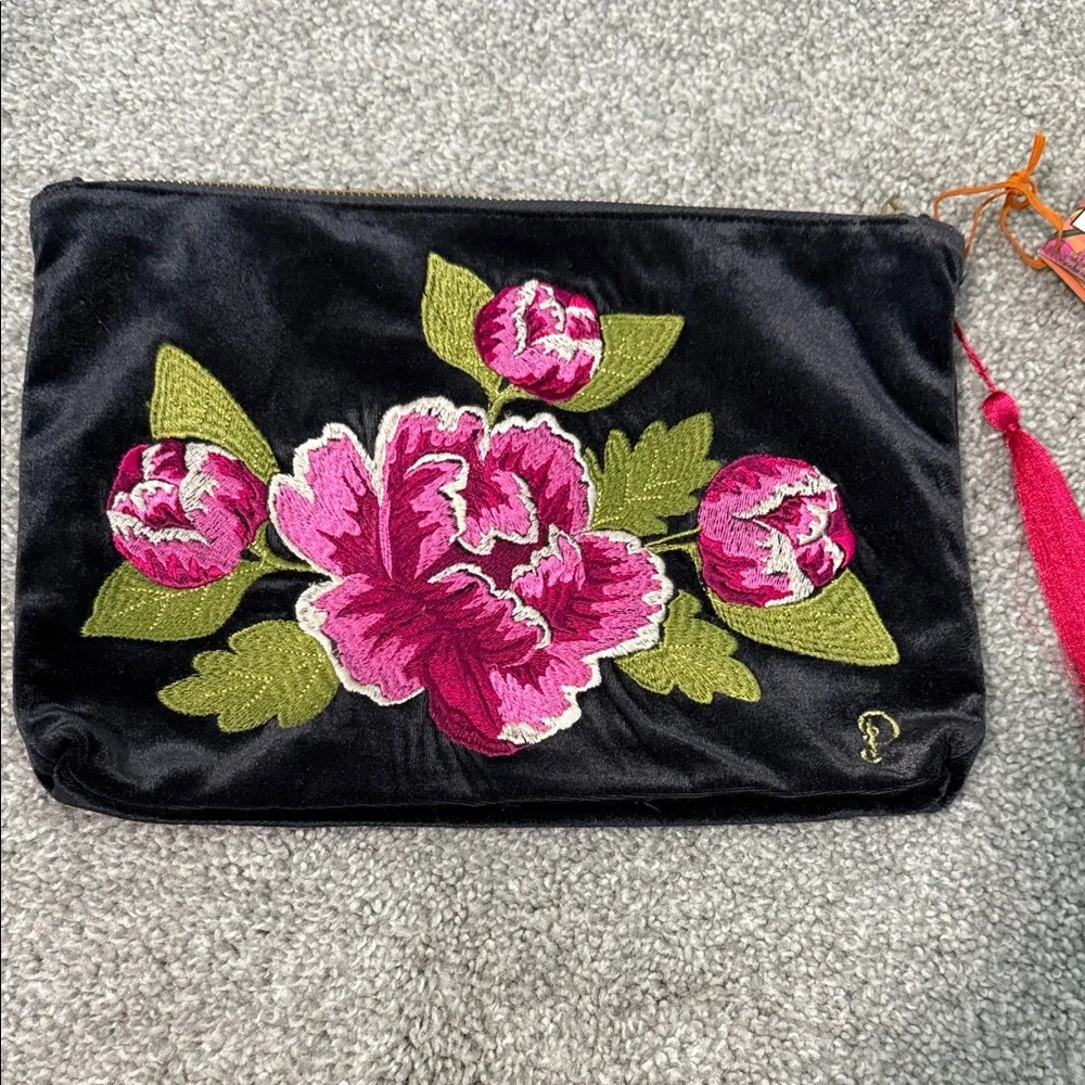 Floral Embroidered Black Clutch - Picture 1 of 4